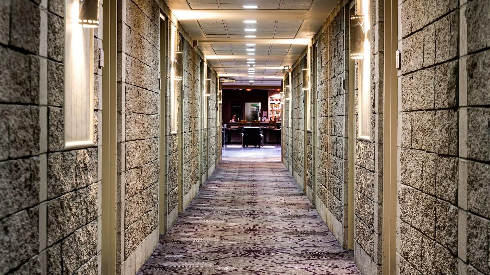Royal Hotel Calgary, Trademark Collection By Wyndham YYC