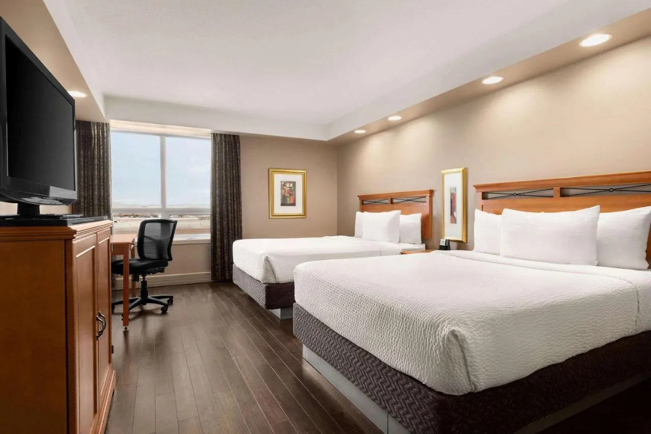 Royal Hotel Calgary, Trademark Collection By Wyndham 3*, YYC