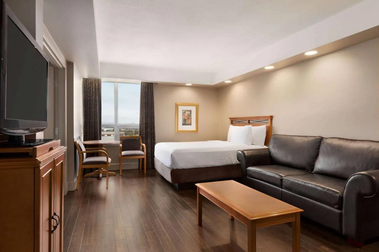 Royal Hotel Calgary, Trademark Collection By Wyndham YYC